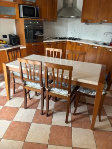 Tavolo con 6 sedie Usato 3621/U