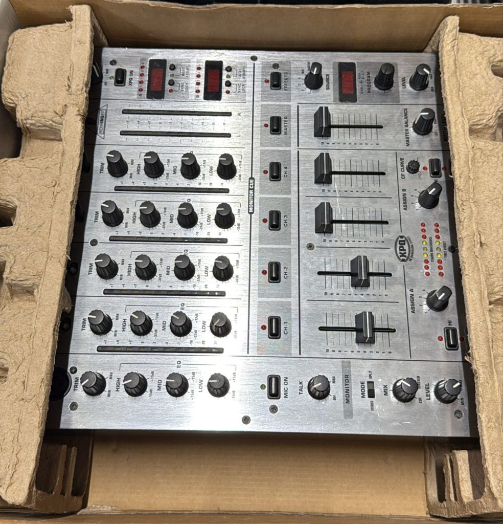 Behringer pro mixer DJX700 Usato 3624/U