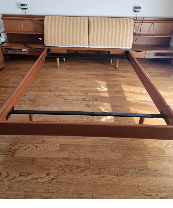 Struttura Letto Con Comodini Usato 143