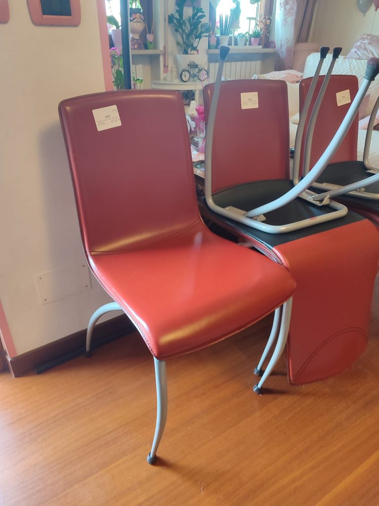 Set 6 Sedie In Pelle Con Struttura In Ferro Usate 620