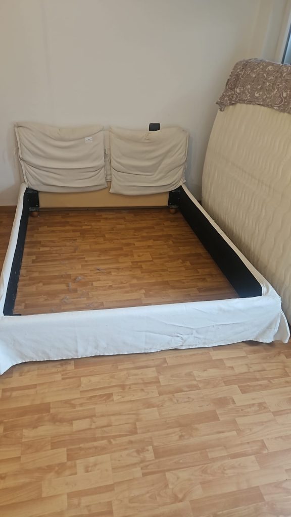 Struttura letto testiera più cornice usata  624