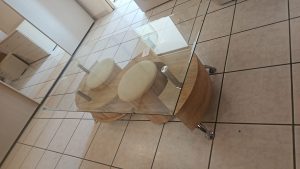 Tavolo Con Piano In Vetro Usato 650