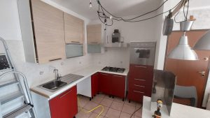 Cucina Con Forno, Piano Cottura, Cappa E Lavello Usata 654