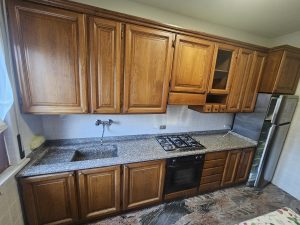 Mobile Cucina SENZA top Completa di cappa, piano cottura, forno e frigorifero Usata 686