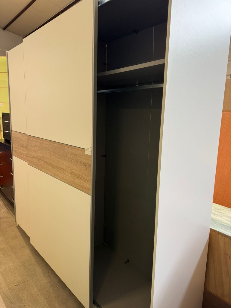 Armadio A Due Ante Scorrevole Usato 3343