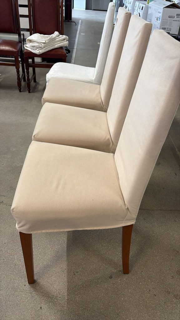Set 4 sedie seminuove in legno Usato 3757