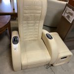 Poltrona Imperial Top4 Crema Con Pouf  Usata 396