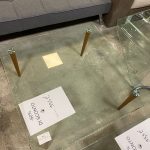 Tavolino In Vetro Temperato Con Gambe In Legno NUOVO DA ESPOSIZIONE 724/U