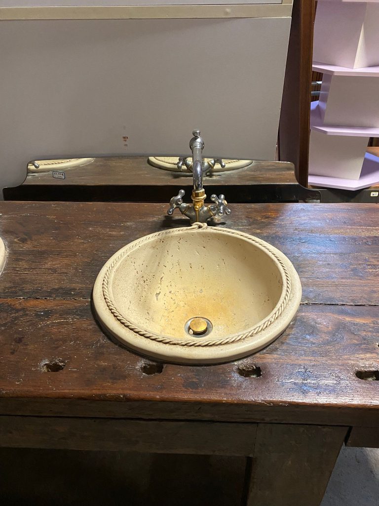Banco In Massello Con Doppio Lavabo E Rubinetteria Usato 426