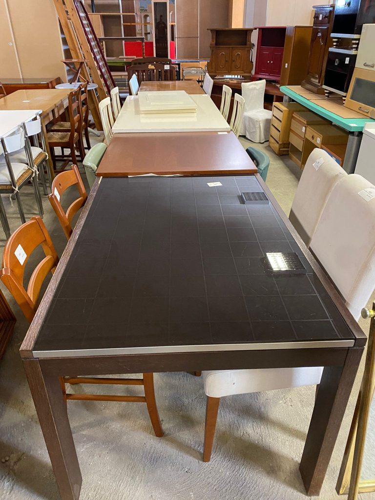 Tavolo Con Piano Vetro Colore Tinta Caffè USATO 880/U