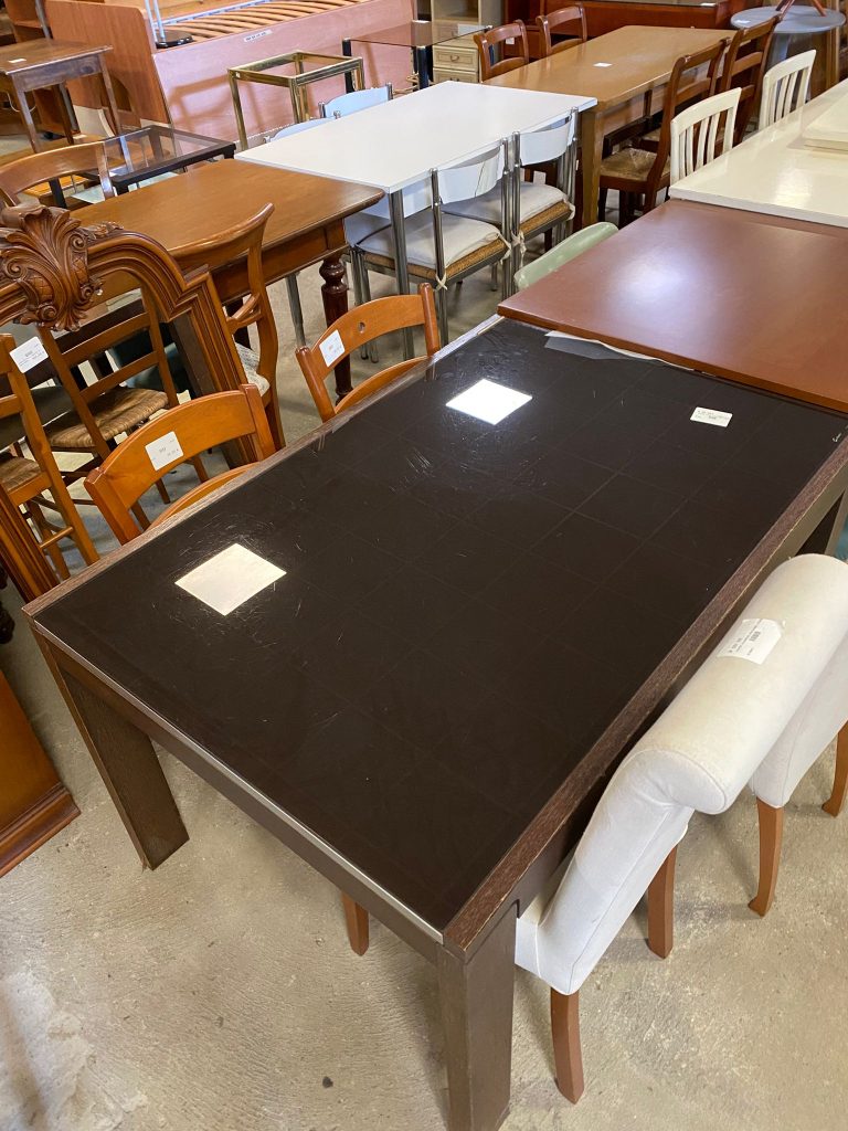 Tavolo Con Piano Vetro Colore Tinta Caffè USATO 880/U