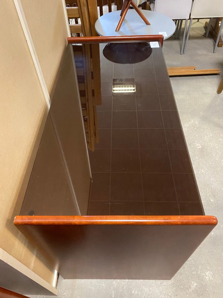 Scrivania in legno con piano in vetro USATA 874/U