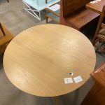 Tavolo Tondo Effetto Legno Chiaro Usato 4