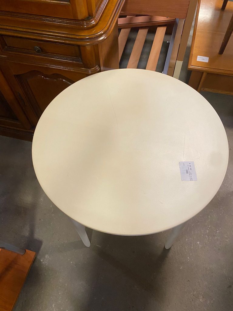 Tavolino Rotondo Bianco Con Gambe In Legno USATO 715/U