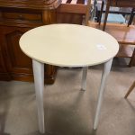 Tavolino Rotondo Bianco Con Gambe In Legno USATO 715/U
