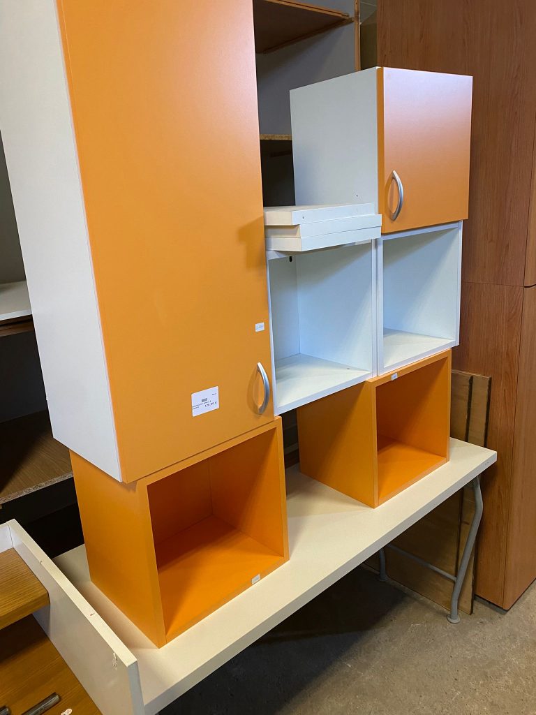 Scrivania Con Pensili E Libreria USATA 662/U