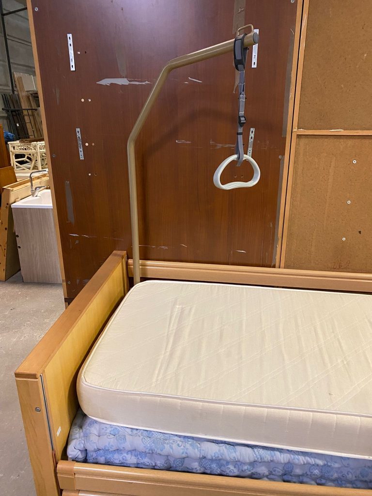 Letto per anziani completo con rete motorizzata  USATO 39/U