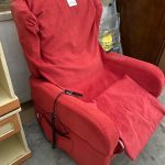 Poltrona elettrica rossa usata 711