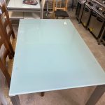 Tavolo Usato Con Piano In Vetro USATO 225/U