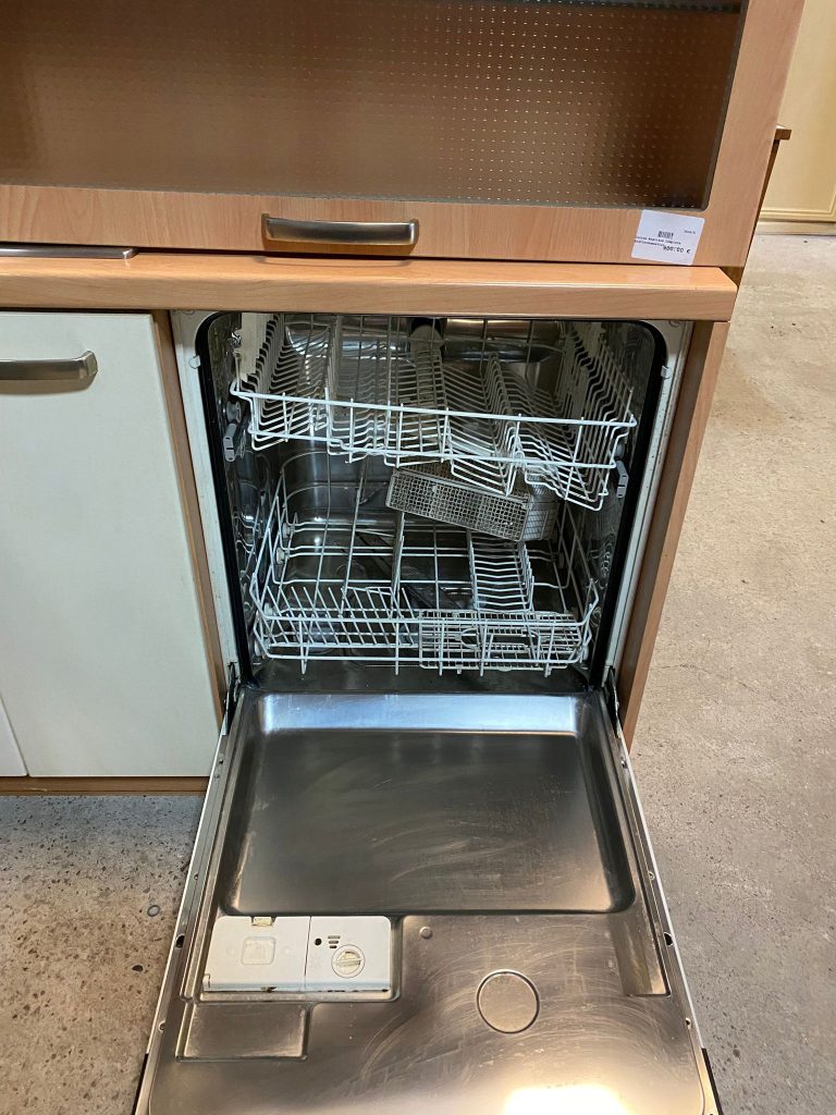 Cucina Angolare Completa di Elettrodomestici Usata 3526/u