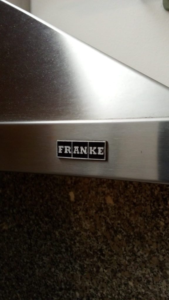 Cucina Usata completa di : piano cottura, forno da incasso , forno microonde , cappa , frigo americano Samsung + tavolo e 4 sedie 762 (senza top)