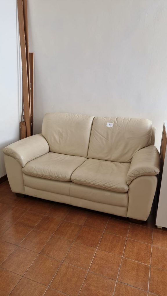 Divano 2 Posti In Pelle Chateau D'ax Usato 3485/U