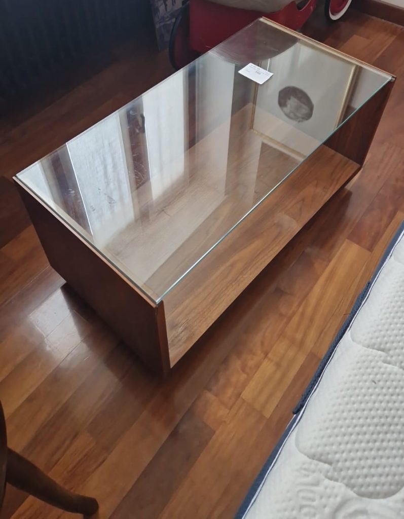 Tavolino Basso Legno Con Piano In Vetro Usato 741