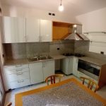 Cucina Usata completa di : piano cottura, forno da incasso , forno microonde , cappa , frigo americano Samsung + tavolo e 4 sedie 762 (senza top)