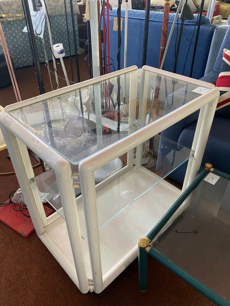 Tavolino In Vetro Con Ripiano Su Ruote  USATO 1561/U