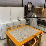 Cucina Usata completa di : piano cottura, forno da incasso , forno microonde , cappa , frigo americano Samsung + tavolo e 4 sedie 762 (senza top)