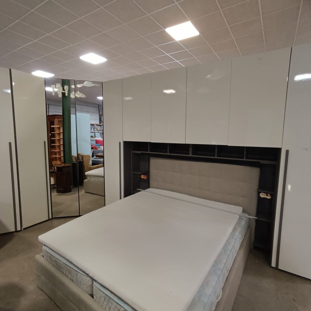 Camera: Armadio A Ponte 6 Ante, Letto Completo USATA 3612/U