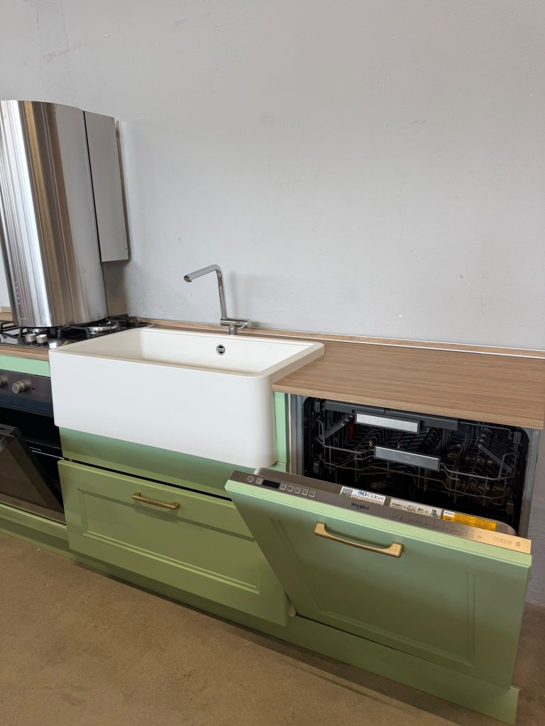Mobile Cucina Solo Base Con Elettrodomestici: Piano cottura, forno, cappa lavastoviglie e lavello 862