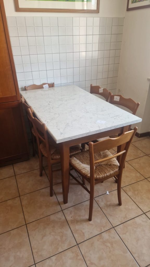 Tavolo+ 6 sedie Usato 854