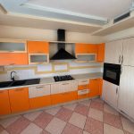 Mobile Cucina Usata Completa Di Elettrodomestici: forno, piano cottura, cappa, lavello e lavastoviglie, con un pratico bancone snack 4411/U