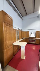 Cucina Lineare In Legno Con Top Marmo Nuovo Da Esposizione 418/U