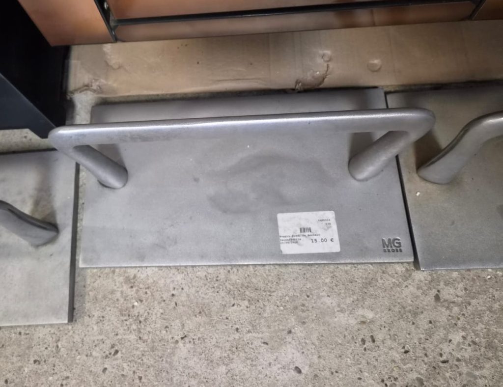 Poggia Piedi In Acciaio Inossidabile Usato 835