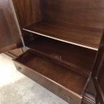Armadio In Legno Massiccio A 2 Ante +1 Cassetto Usato 941