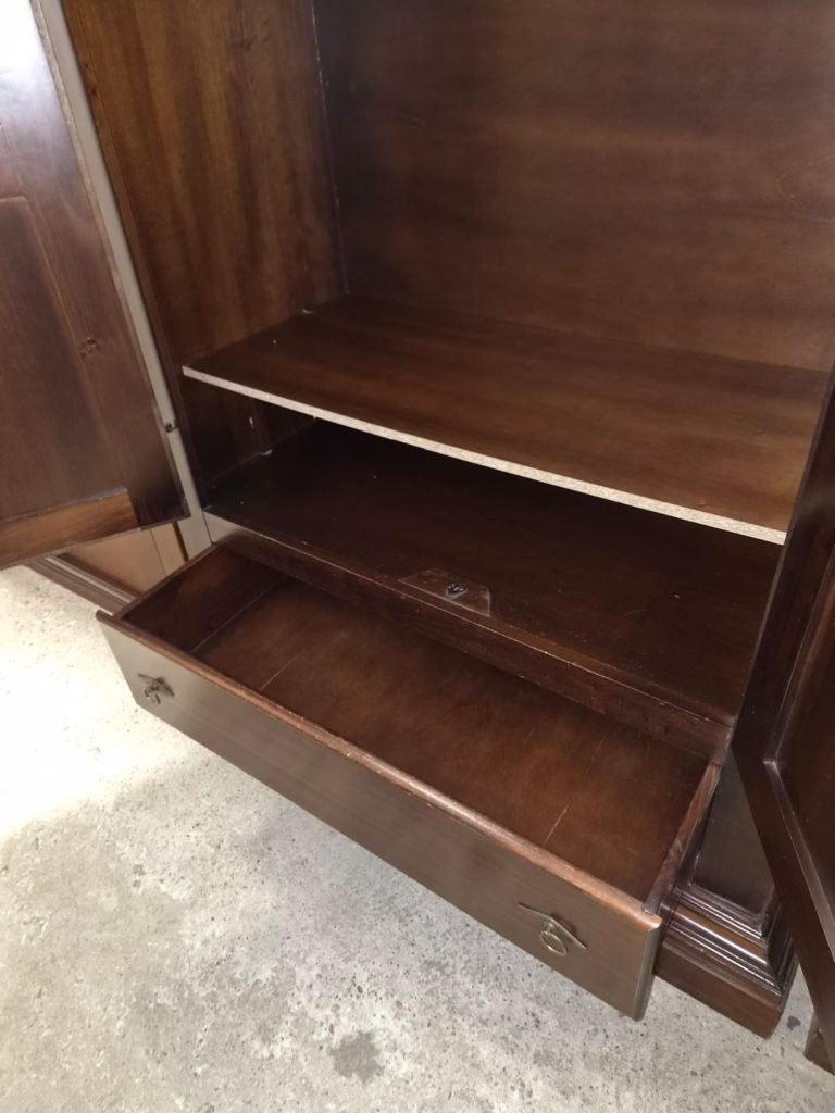 Armadio In Legno Massiccio A 2 Ante +1 Cassetto Usato 941