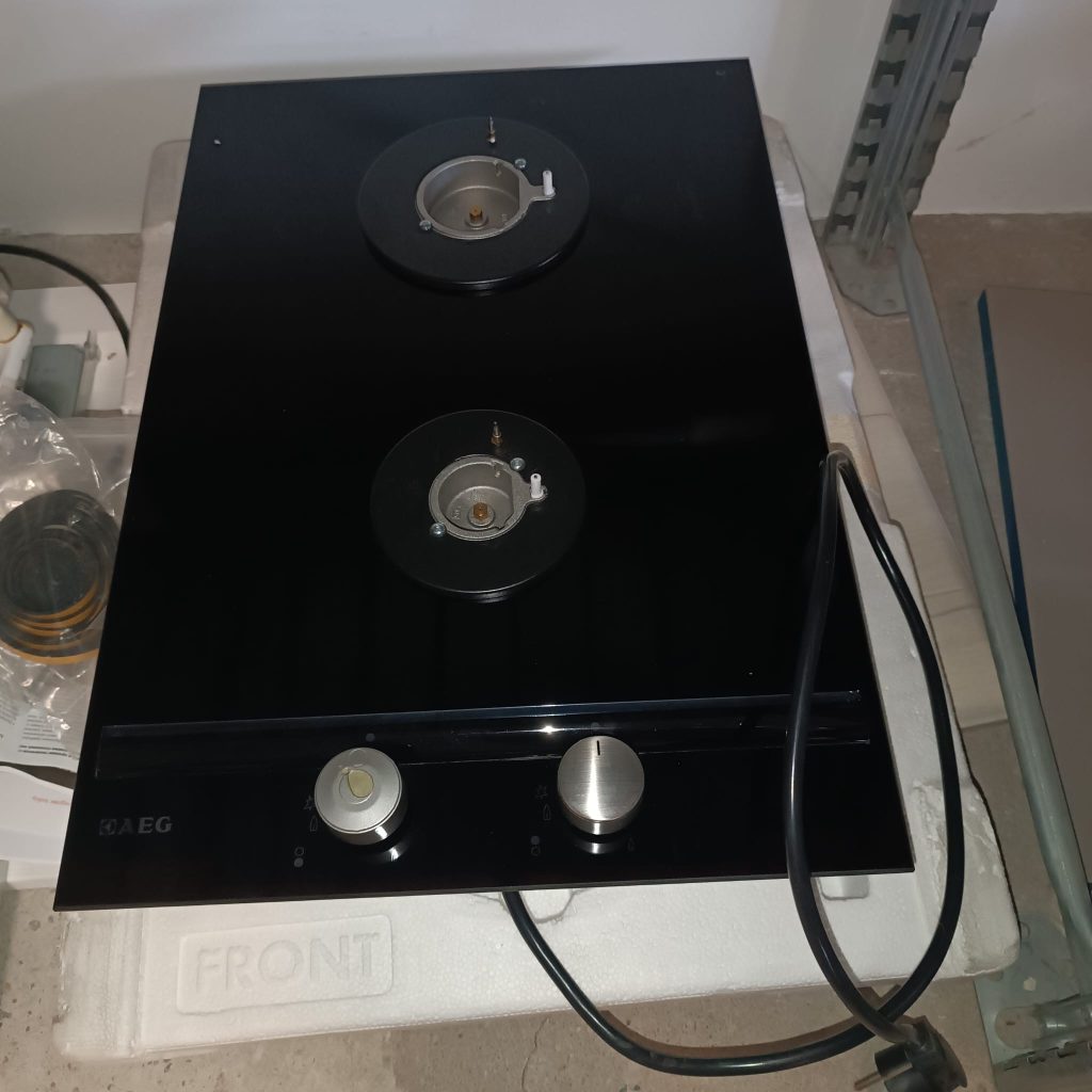 Piano Cottura A Gas Aeg In Vetroceramica Nero Usato 4453/U