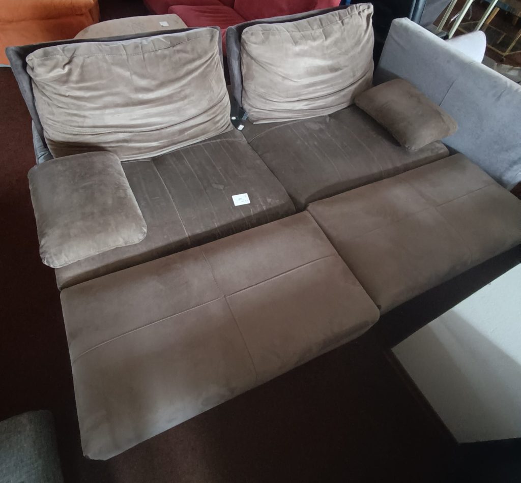 Set Divano Con 2 Pouff Usato 759