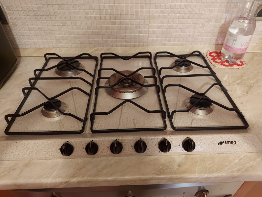 Mobile cucina con elettrodomestici: forno, cappa, piano cottura e frigorifero incasso (no lavastoviglie) USATA 1014