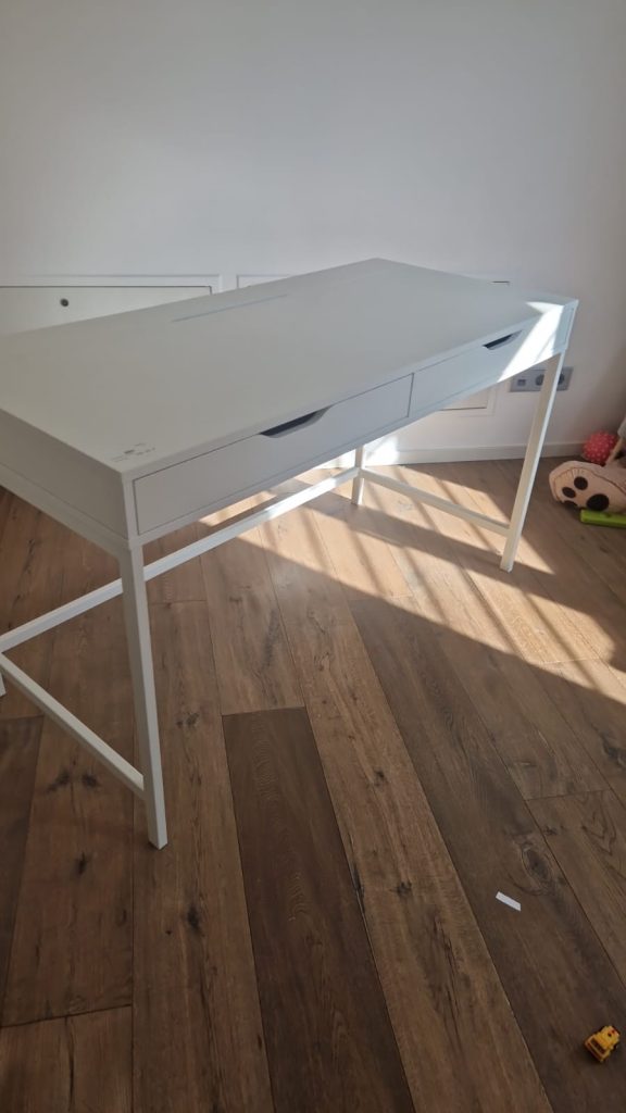 Scrivania bianca con cassetti  USATA 983