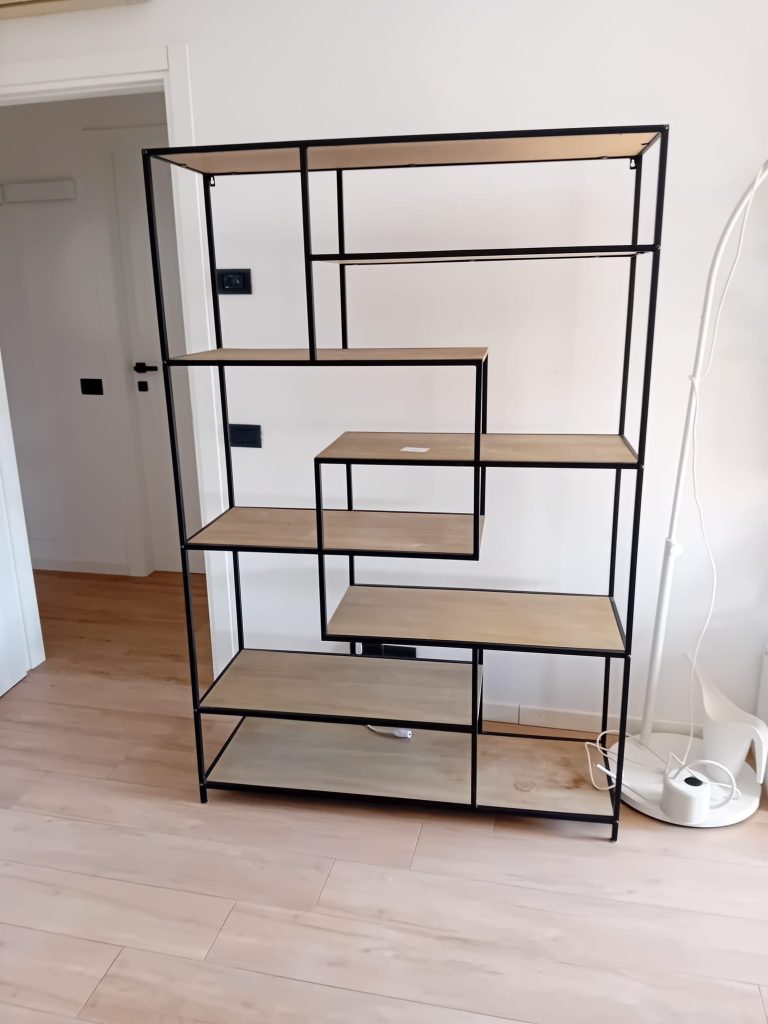 Libreria asimmetrica con ripiani in legno USATA 1000