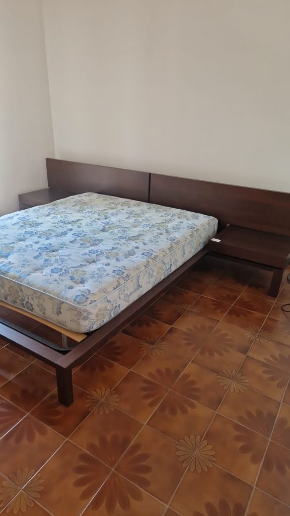 Letto matrimoniale completo di rete e materasso USATO 1004