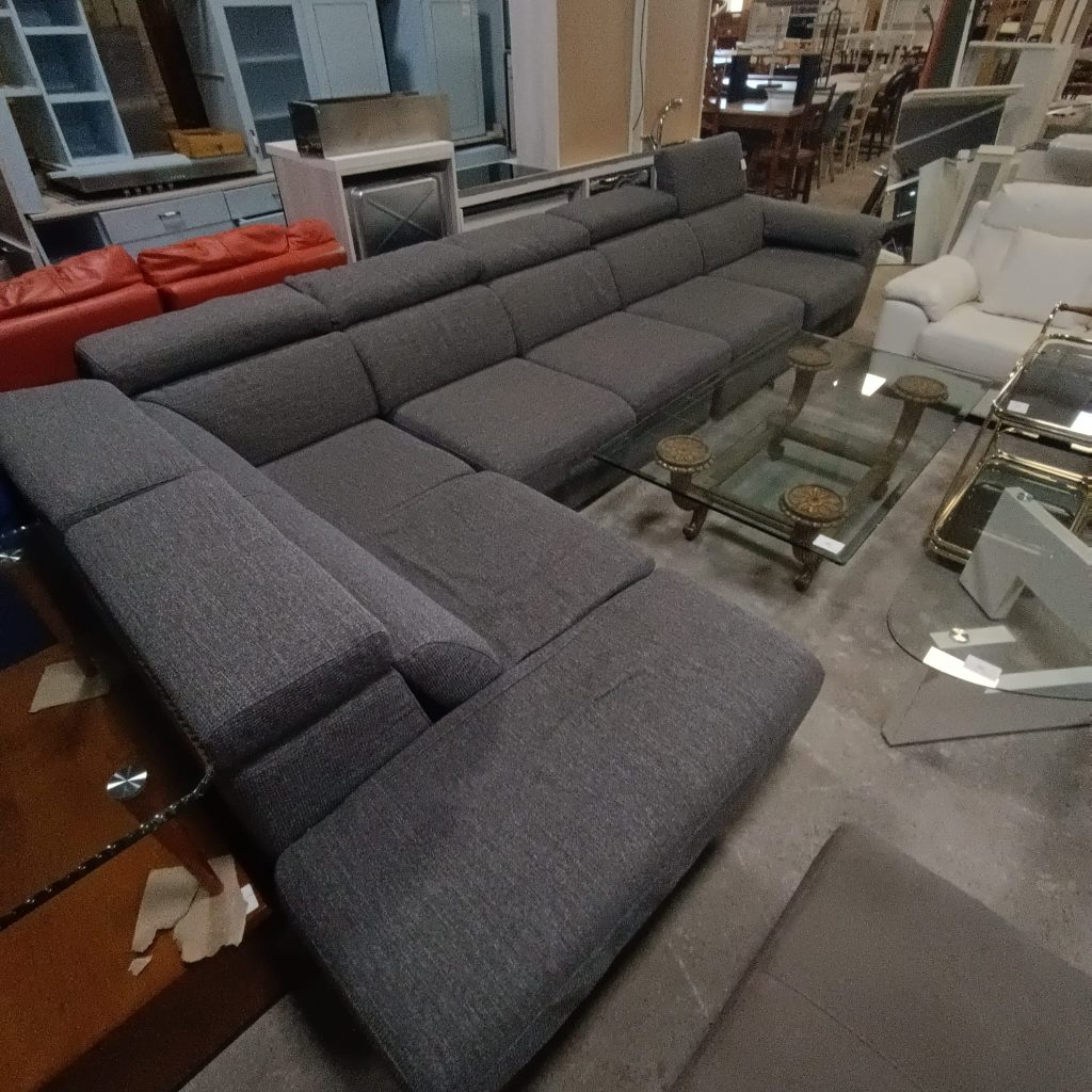 Divano letto angolare con penisola Poltrone Sofà in tessuto grigio 1008