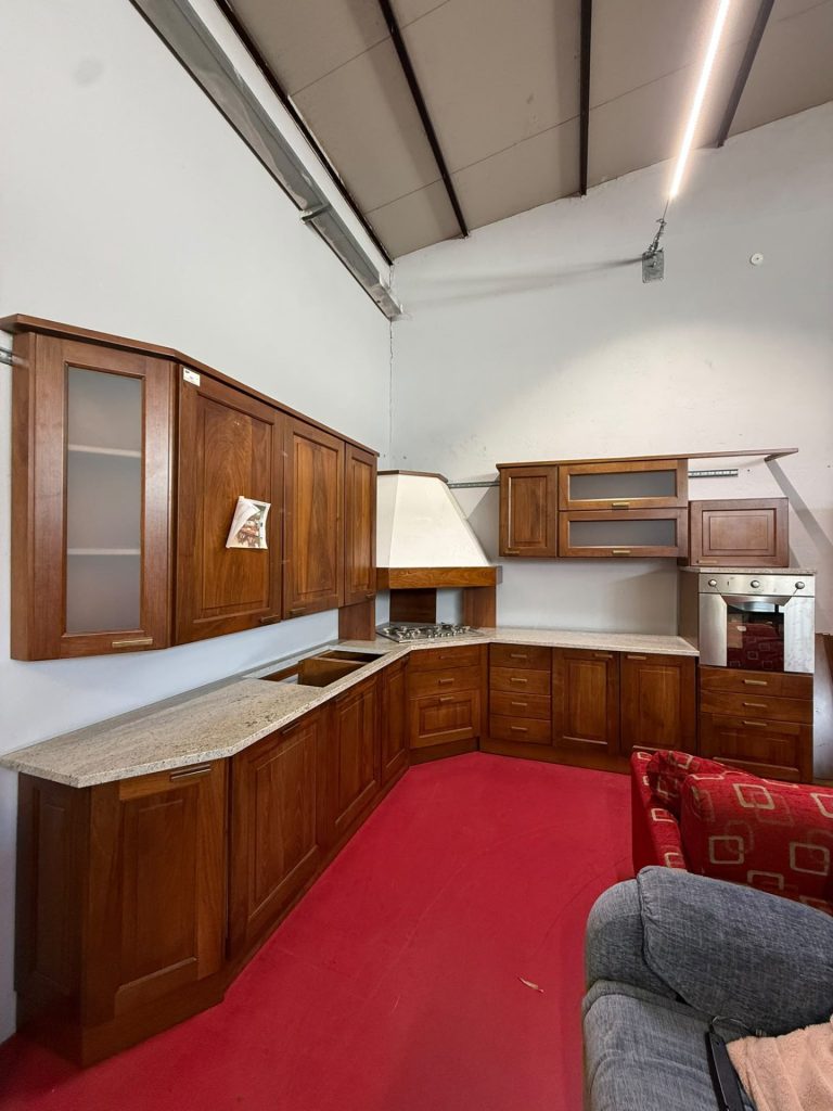 Mobile Cucina in Legno Massiccio in Noce Nuova 310x310cm 506/U