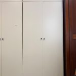 Camera da letto completa di: letto matrimoniale con rete e materasso, 2 comodini, armadio a 6 ante scomponibile USATO 4802/U