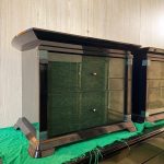 Camera da letto completa di: Armadio 3 ante scorrevole con specchio centrale, cassettiera, 2 comodini, struttura letto e rete matrimoniale. (no materasso) USATA 4896/USATA