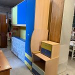 Cameretta completa di: armadio a ponte , 2 letti singoli con rete e materasso, scrivania con cassetti e comodino USATO 4987/U
