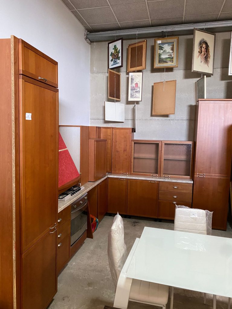Mobile cucina con elettrodomestici: forno, cappa, piano cottura e frigorifero incasso (no lavastoviglie) USATA 1014